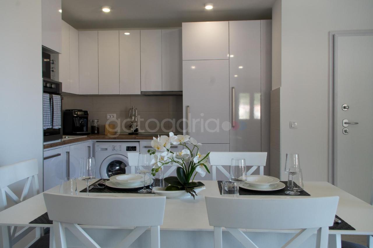 Luxury Sea View Apartment Vida Макарска Екстериор снимка